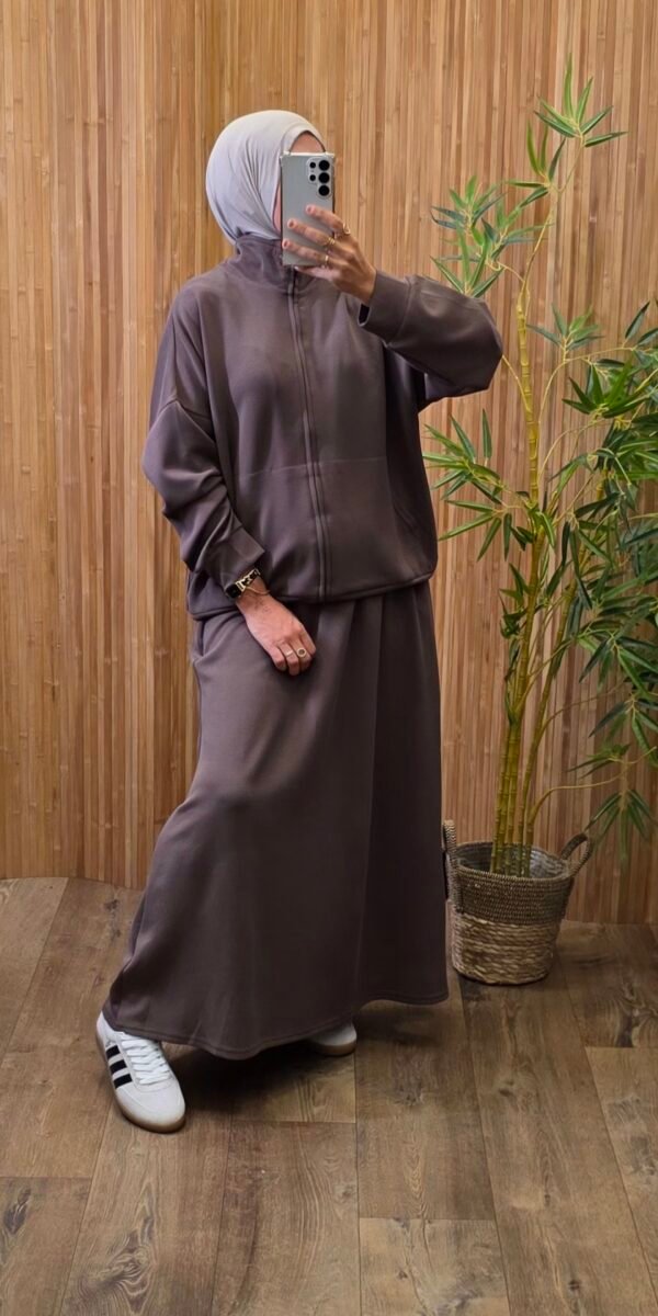 Ensemble jupe sportswear taupe