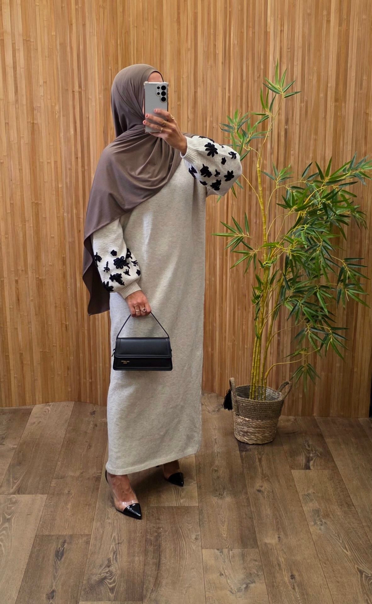 Robe longue en maille beige – Image 2