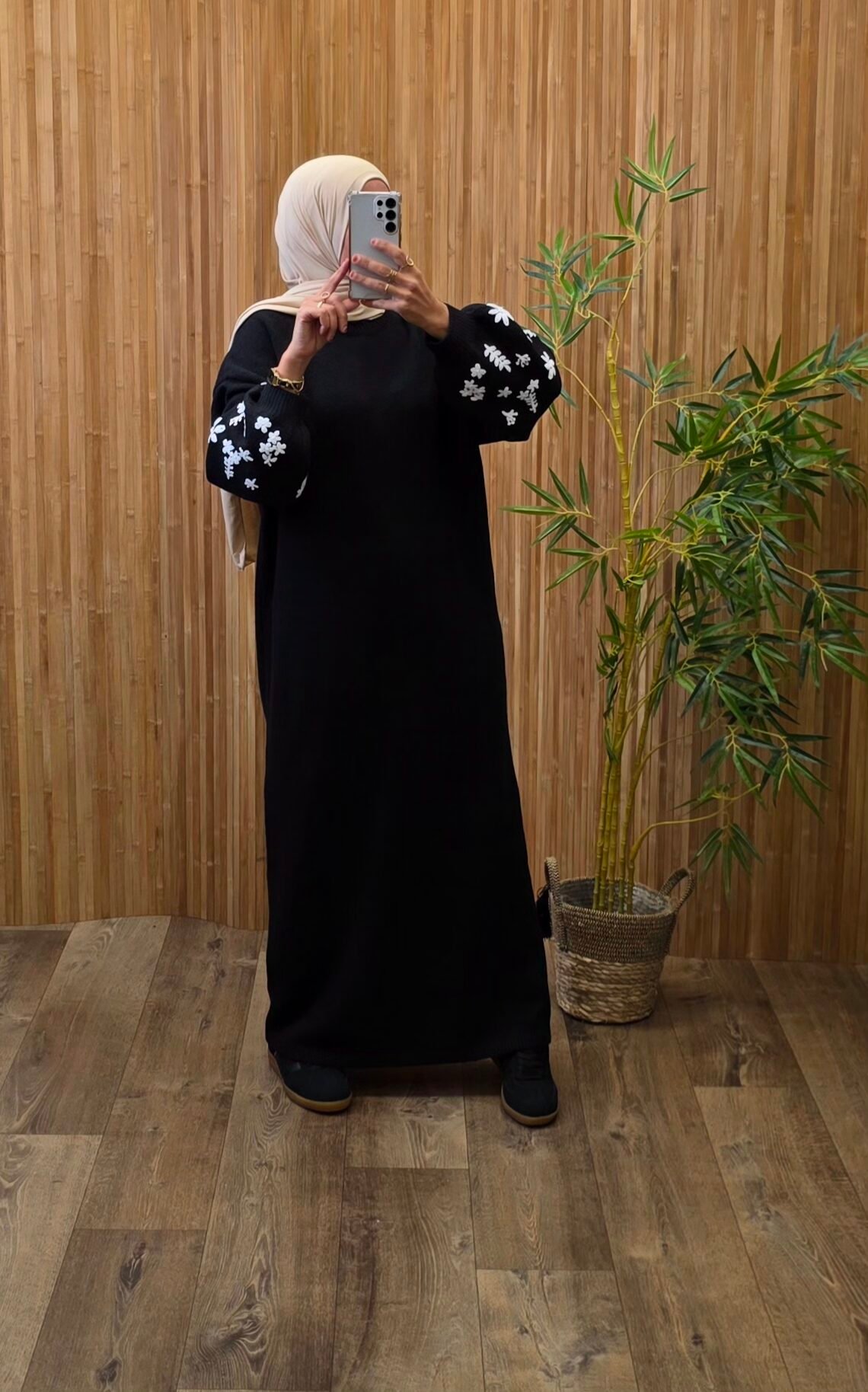 Robe longue en maille noire – Image 2