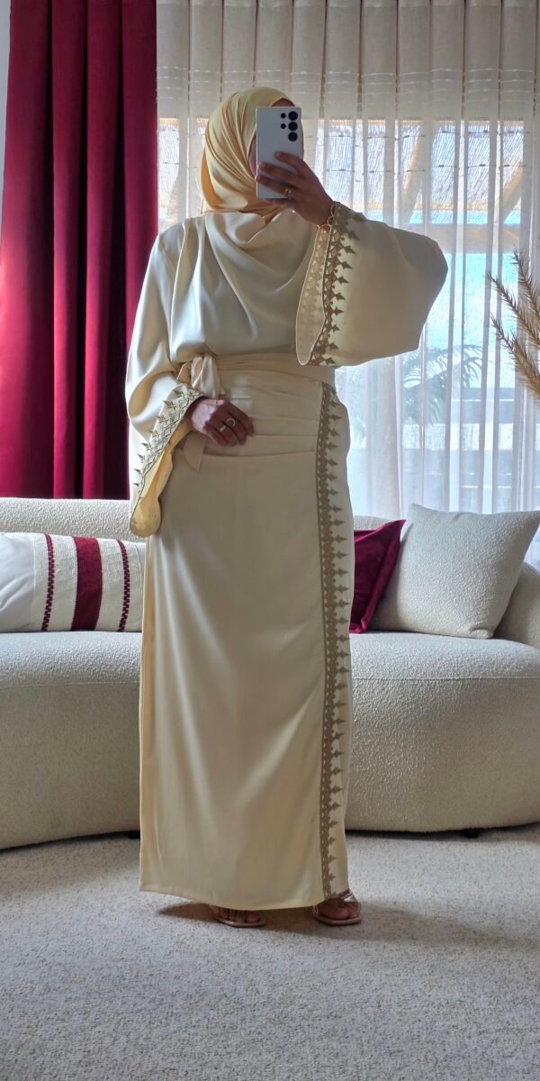 Ensemble oriental jaune