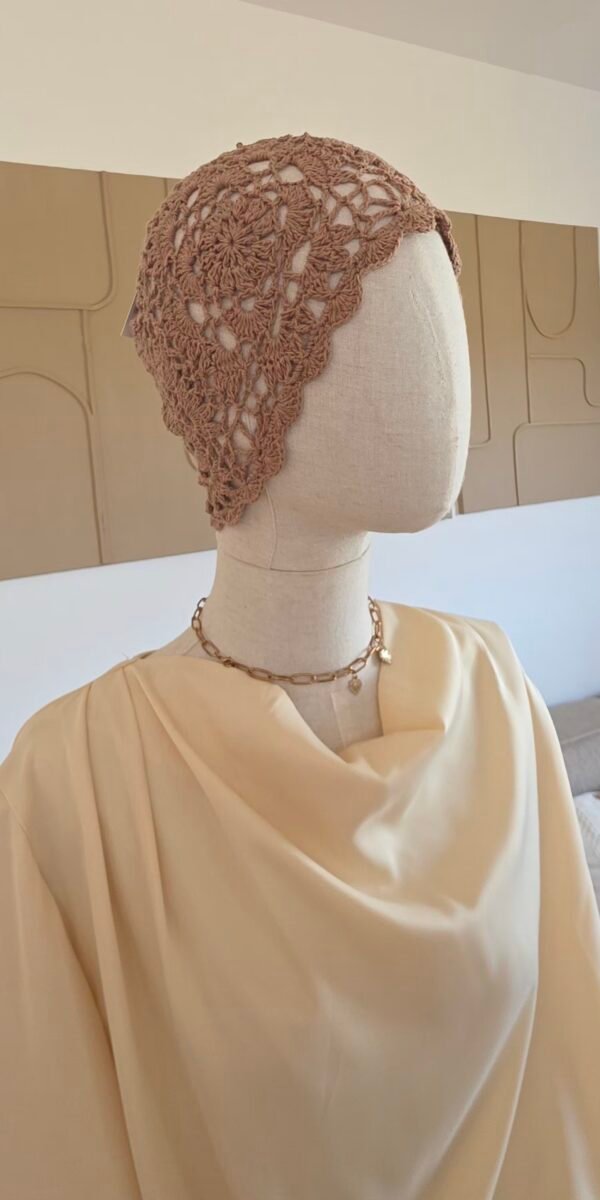 Bonnet crochet taupe