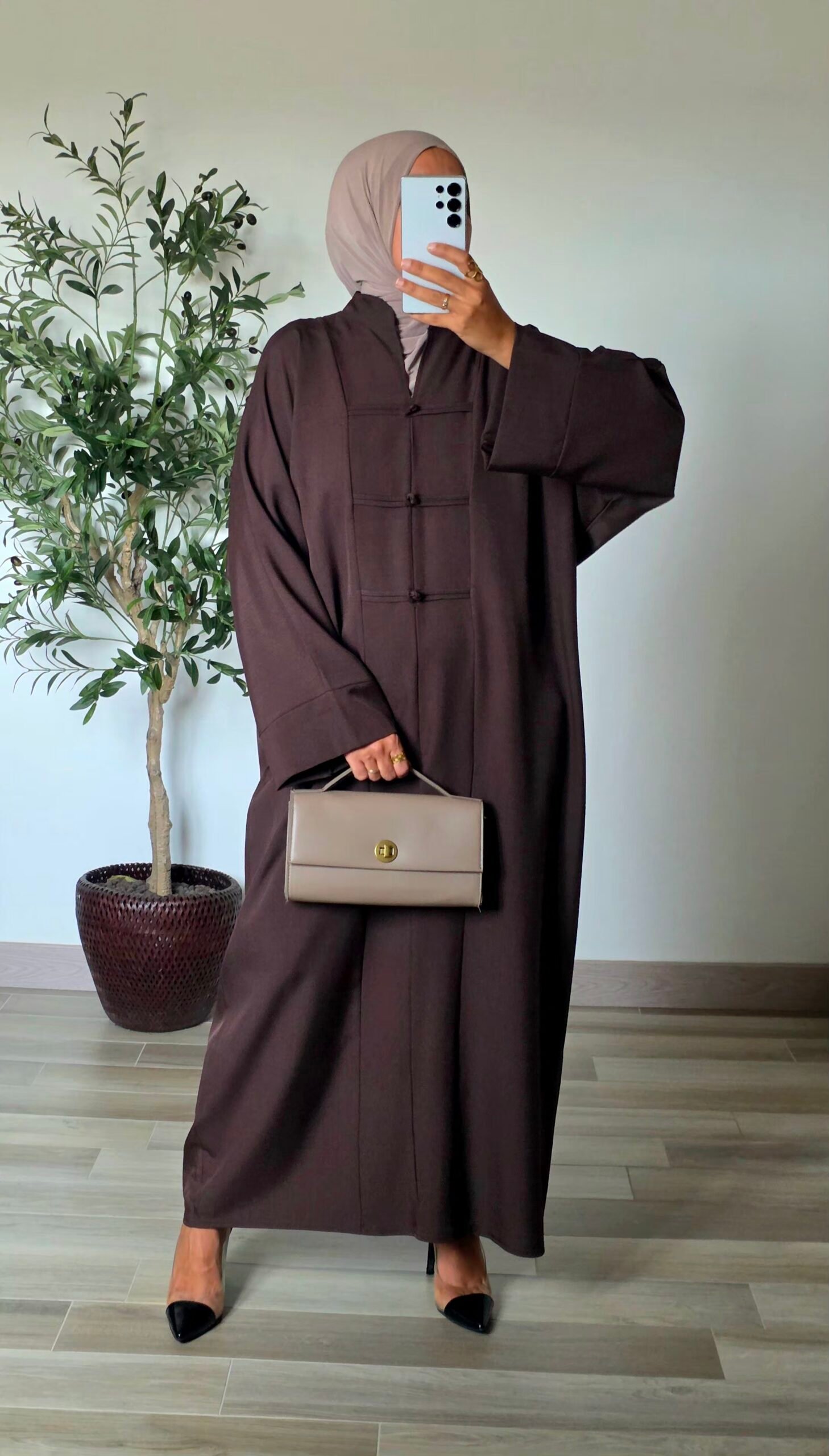 Robe longue bleu marine à nœuds chinois, coupe ample et manches longues – SO ELEGANCE