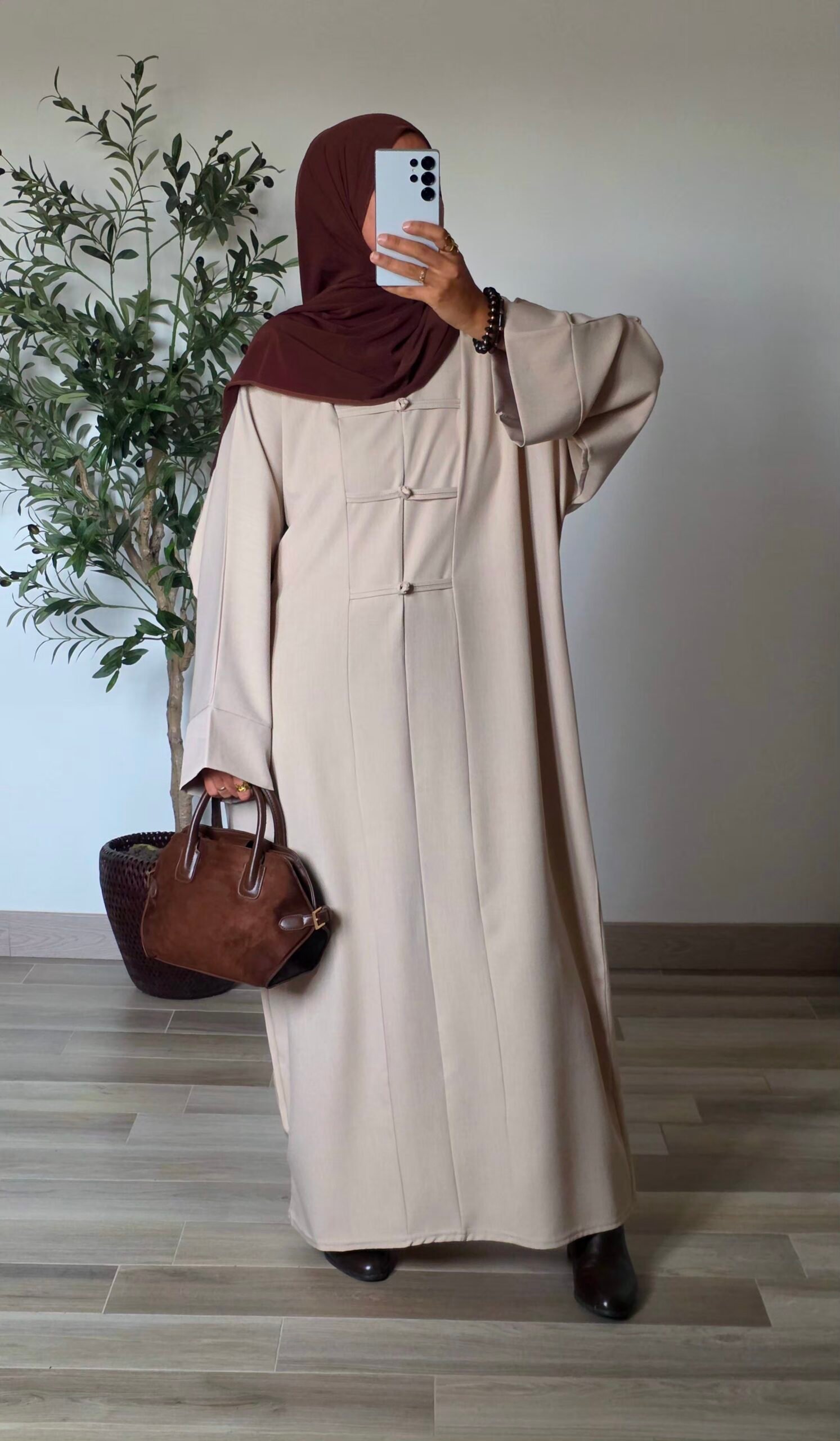 Robe longue bleu marine à nœuds chinois, coupe ample et manches longues – SO ELEGANCE
